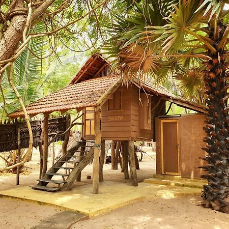 Light House Beach Hut Komari Extérieur photo
