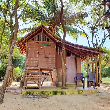 Light House Beach Hut Komari Extérieur photo