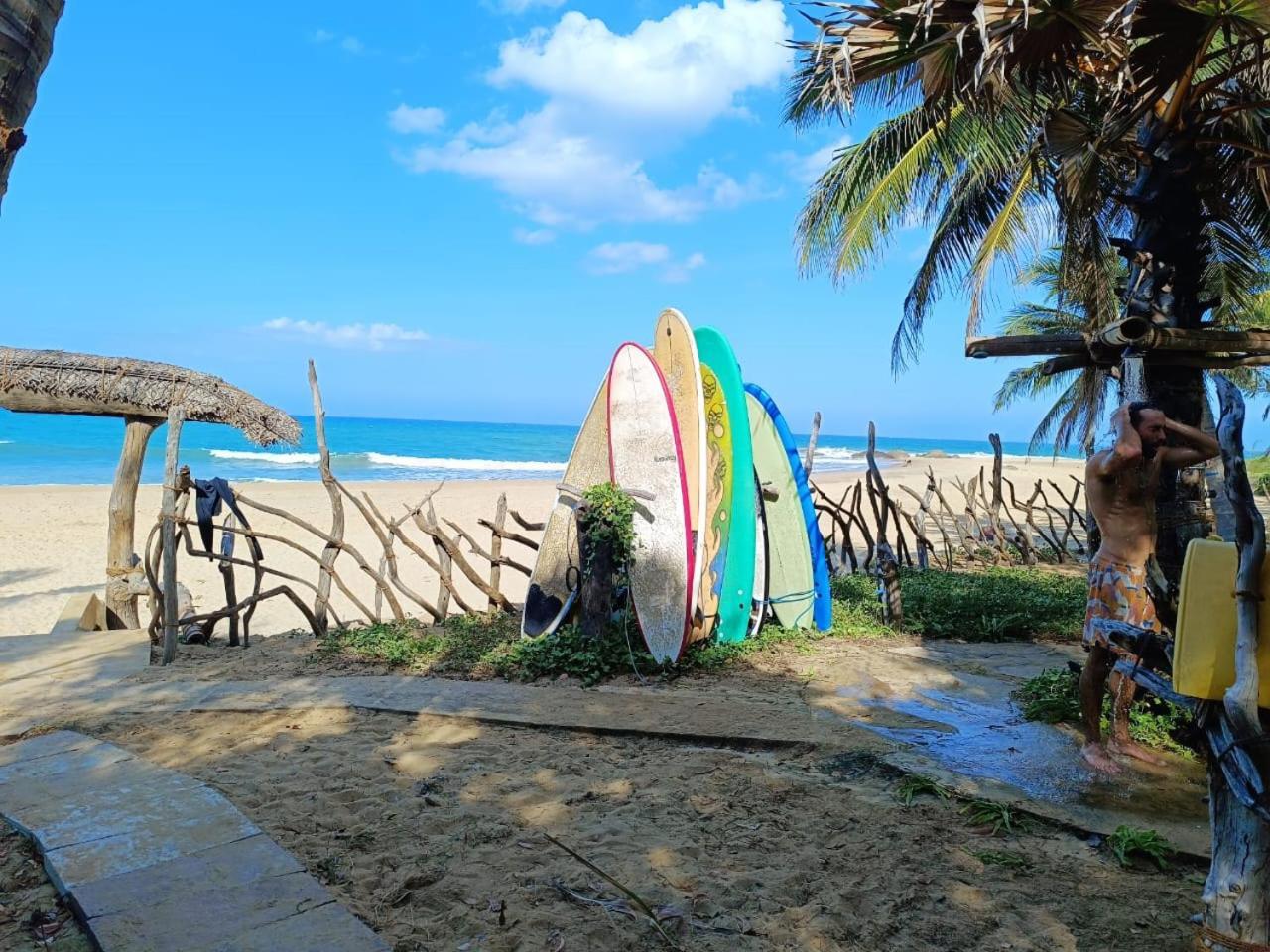 Light House Beach Hut Komari Extérieur photo