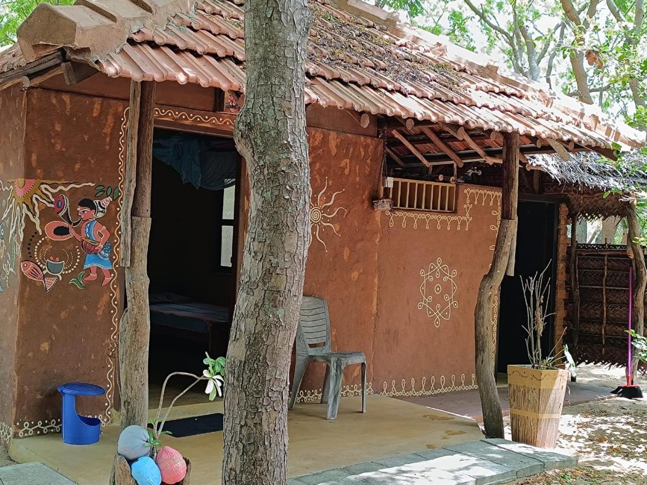 Light House Beach Hut Komari Extérieur photo