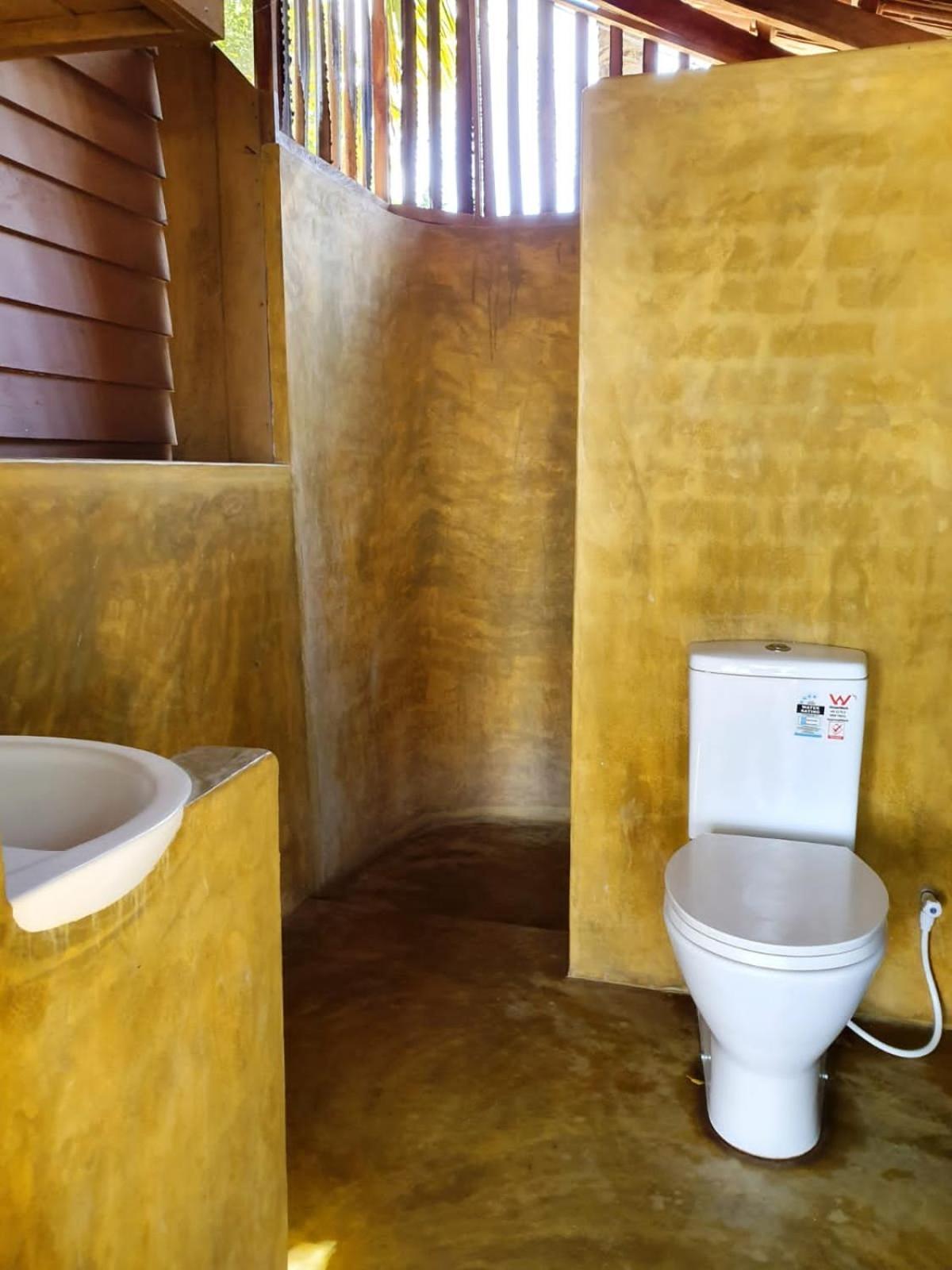 Light House Beach Hut Komari Extérieur photo