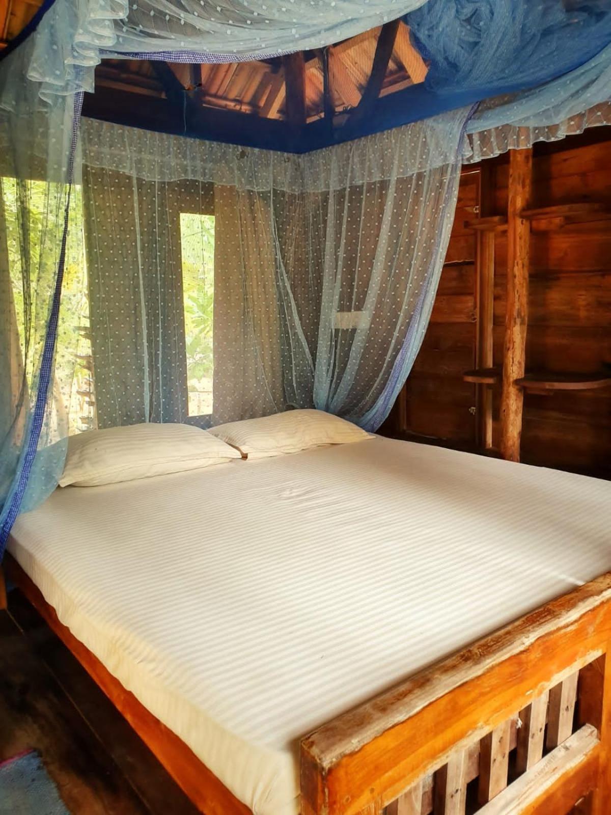 Light House Beach Hut Komari Extérieur photo