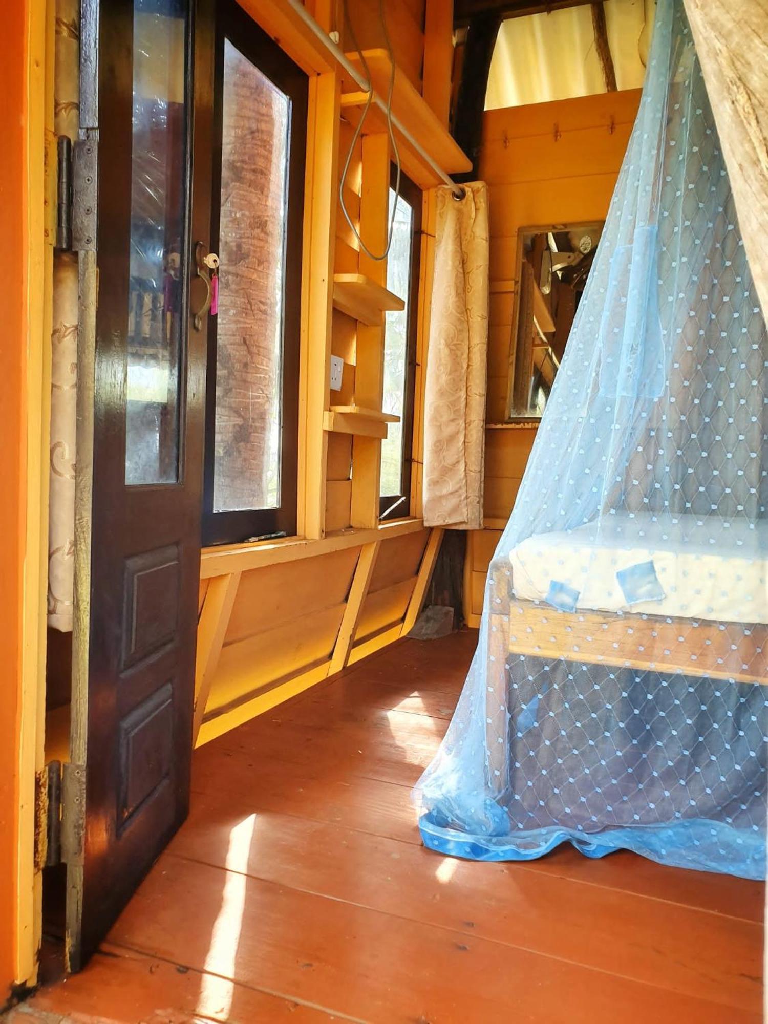 Light House Beach Hut Komari Extérieur photo