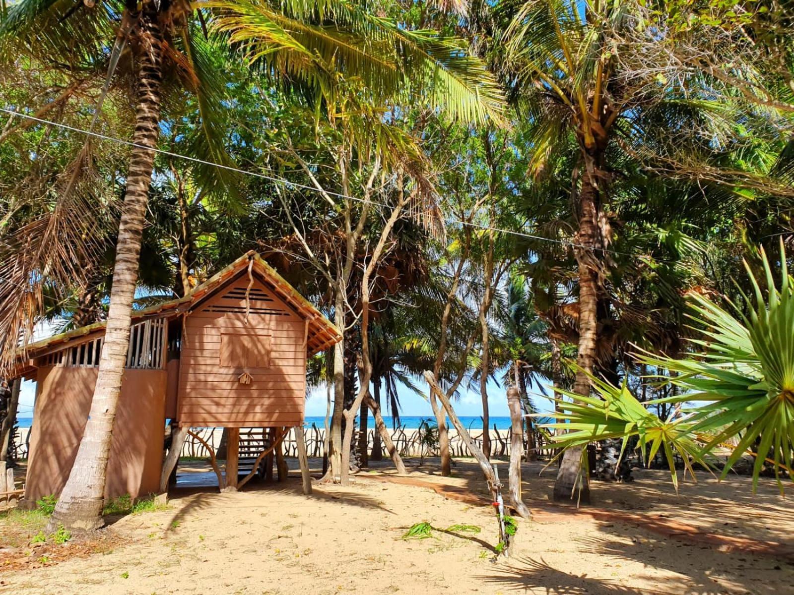 Light House Beach Hut Komari Extérieur photo