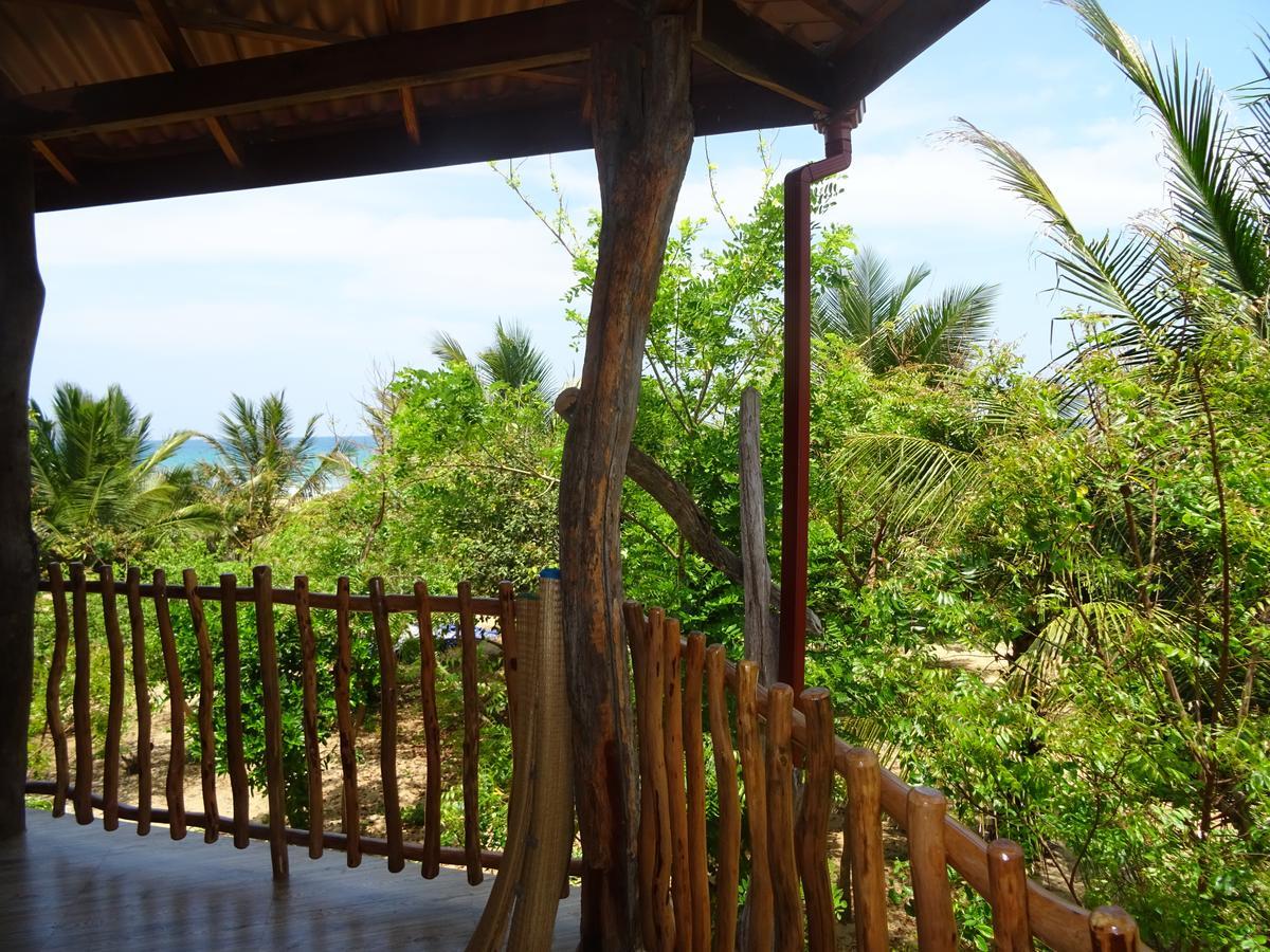 Light House Beach Hut Komari Extérieur photo