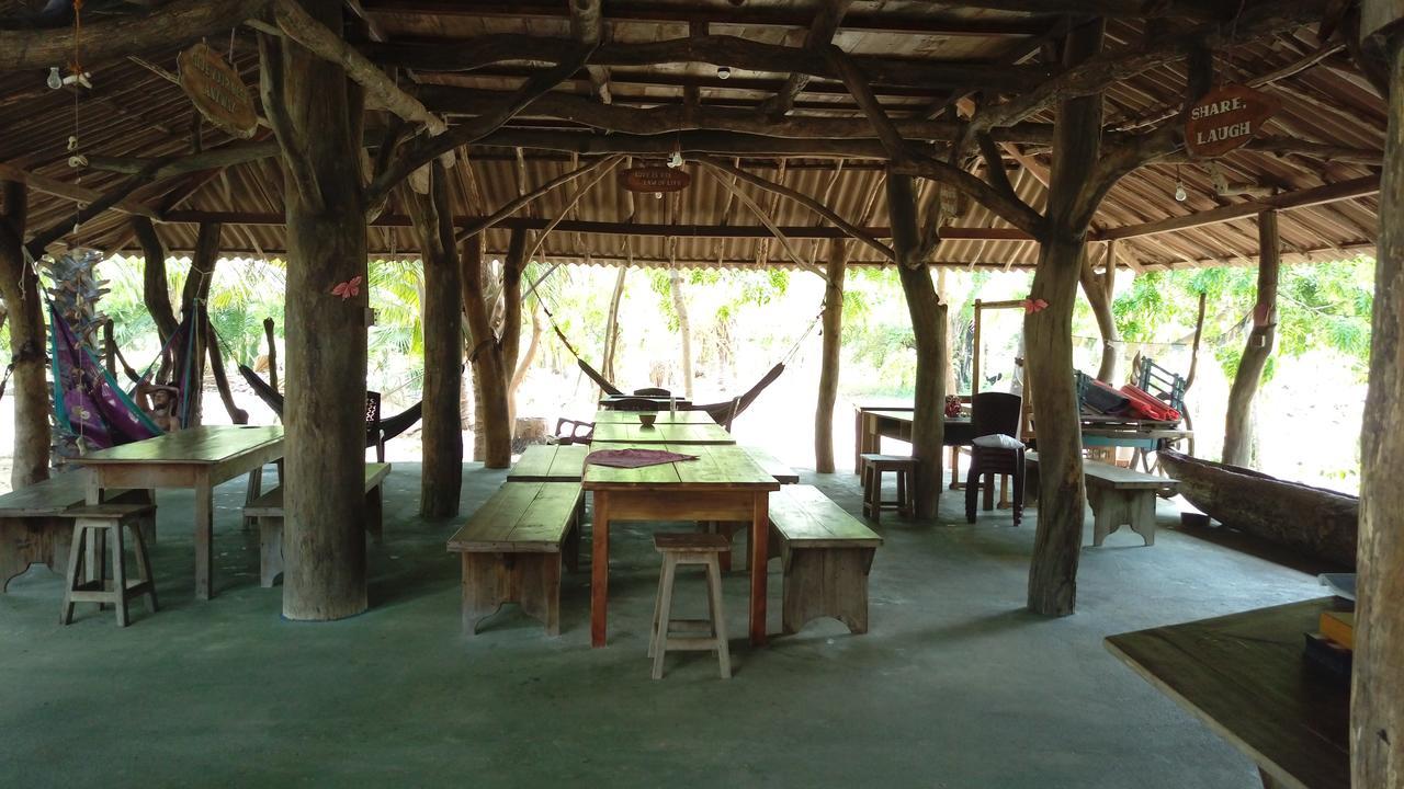 Light House Beach Hut Komari Extérieur photo